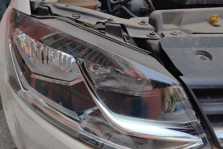Used Volkswagen Polo 2016 1.6L Automatic Comfort Model Right Front Headlight