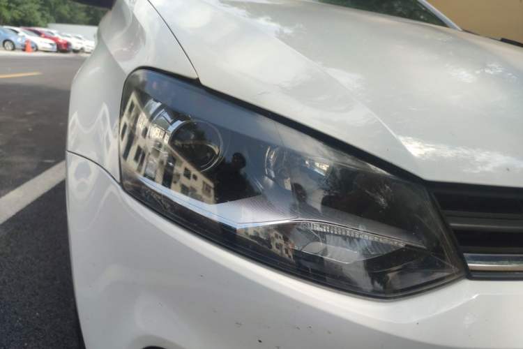 Used Volkswagen Polo 2016 1.4L Automatic Trendy Model Right Front Headlight