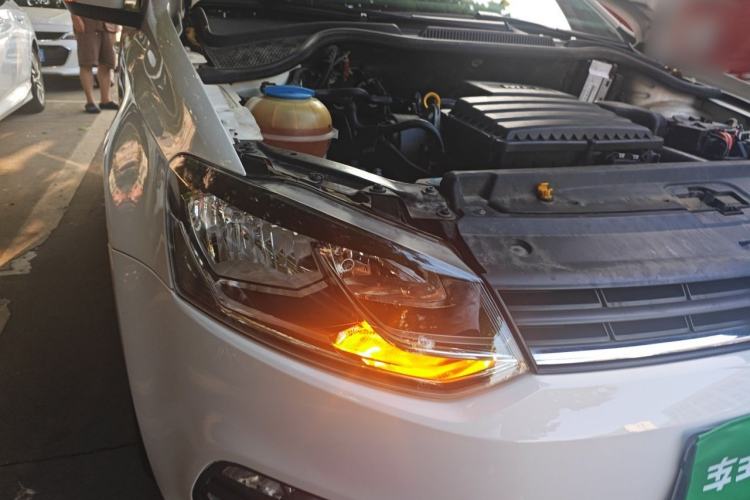 Used Volkswagen Polo 2016 1.6L Automatic Comfort Model Right Front Headlight