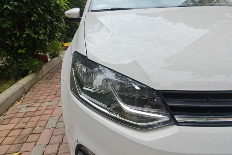 Used Volkswagen Polo 2016 1.6L Automatic Comfort Model Right Front Headlight