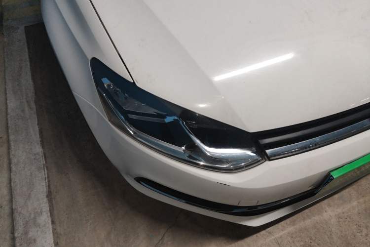 Used Volkswagen Polo 2016 1.6L Automatic Comfort Model Right Front Headlight