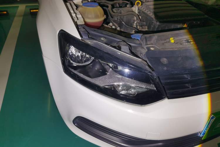 Used Volkswagen Polo 2016 1.4L Manual Fashion Model Right Front Headlight