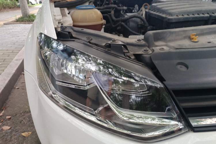 Used Volkswagen Polo 2016 1.6L Automatic Comfort Model Right Front Headlight