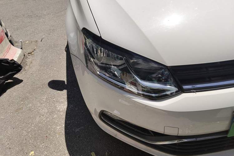 Used Volkswagen Polo 2016 1.6L Automatic Comfort Model Right Front Headlight