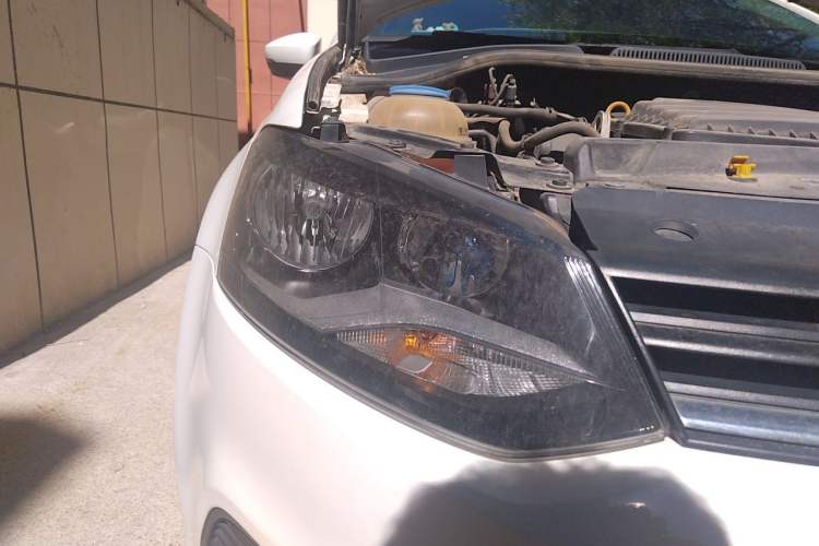 Used Volkswagen Polo 2016 1.4L Manual Fashion Model Right Front Headlight
