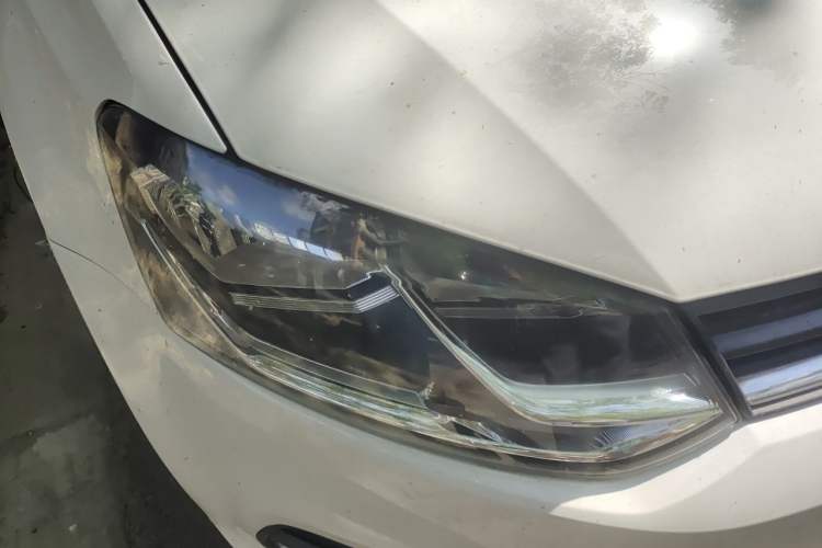 Used Volkswagen Polo 2016 1.6L Automatic Comfort Model Right Front Headlight