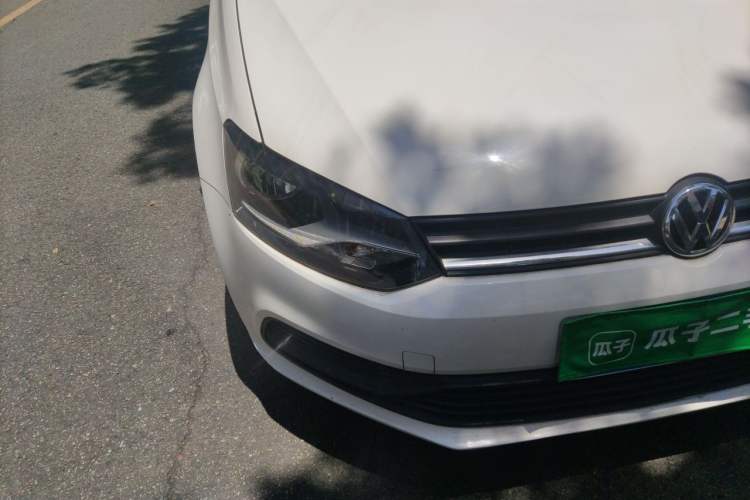 Used Volkswagen Polo 2016 1.4L Manual Fashion Model Right Front Headlight