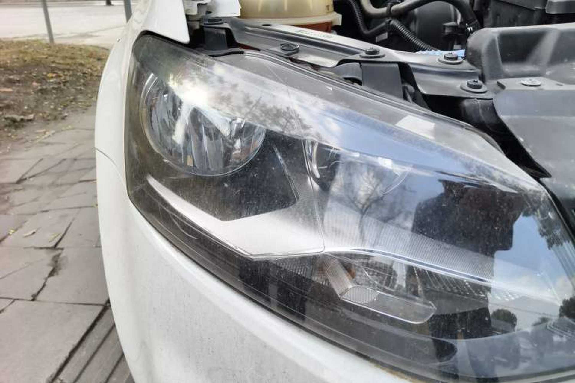 Used Volkswagen Polo 2016 1.4L Manual Fashion Model Right Front Headlight