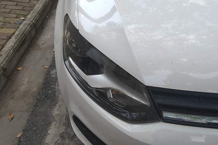 Used Volkswagen Polo 2016 1.4L Manual Fashion Model Right Front Headlight
