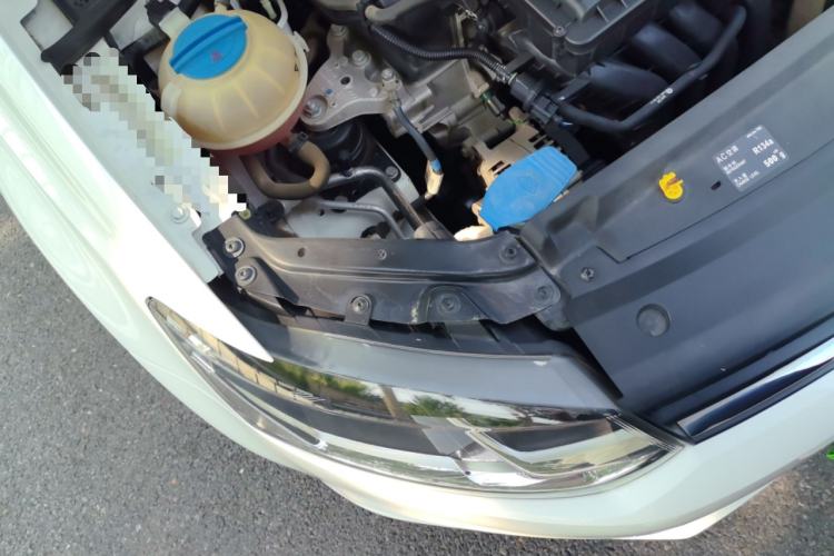 Used Volkswagen Polo 2016 1.6L Automatic Comfort Model Right Front Headlight