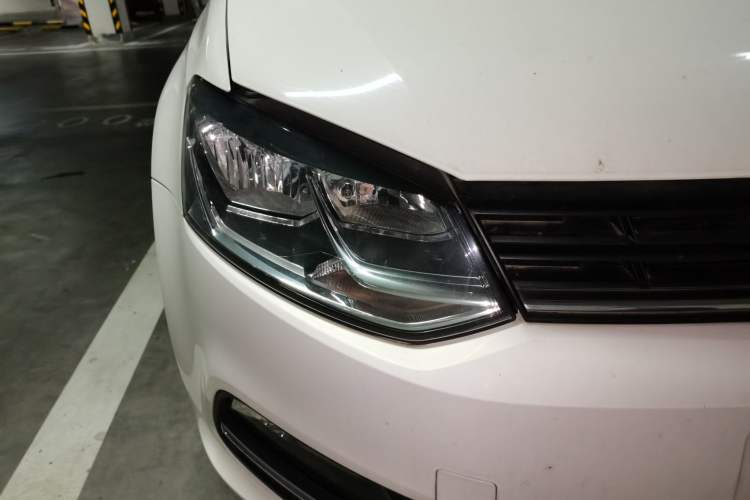Used Volkswagen Polo 2016 1.6L Automatic Comfort Model Right Front Headlight