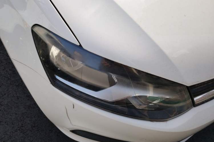 Used Volkswagen Polo 2016 1.4L Manual Fashion Model Right Front Headlight