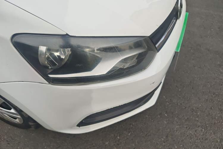 Used Volkswagen Polo 2016 1.4L Automatic Trendy Model Right Front Headlight