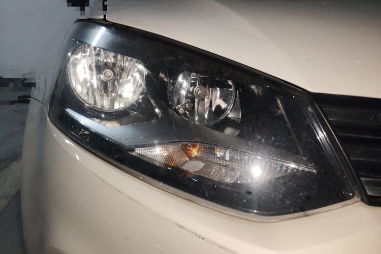 Used Volkswagen Polo 2016 1.4L Manual Fashion Model Right Front Headlight