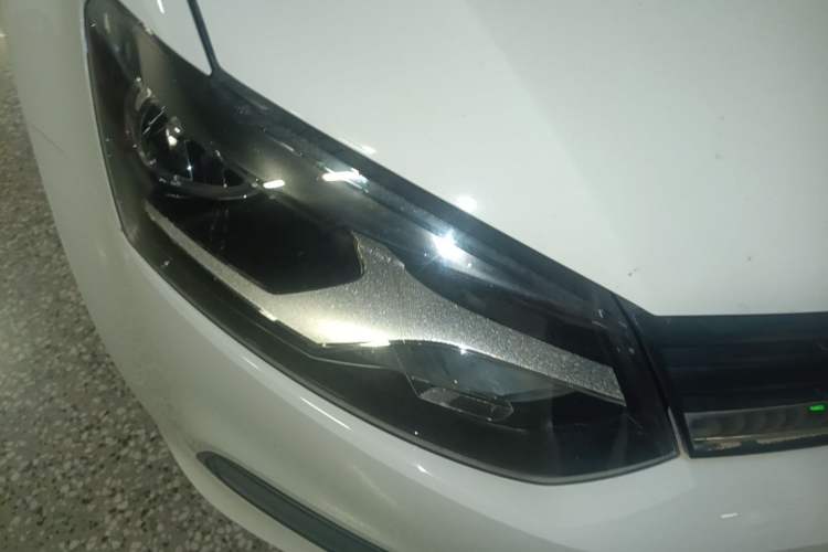 Used Volkswagen Polo 2016 1.4L Manual Fashion Model Right Front Headlight