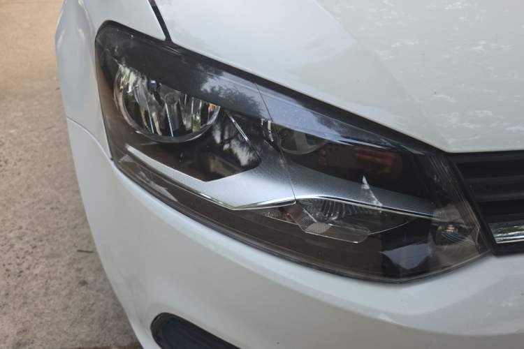 Used Volkswagen Polo 2016 1.4L Automatic Trendy Model Right Front Headlight