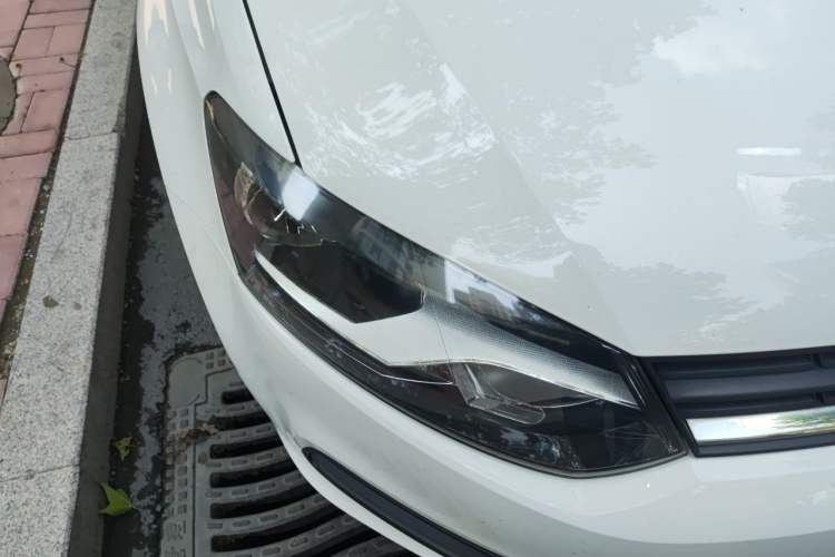 Used Volkswagen Polo 2016 1.4L Manual Fashion Model Right Front Headlight