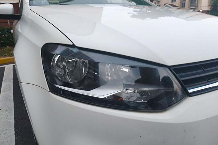 Used Volkswagen Polo 2016 1.4L Automatic Trendy Model Right Front Headlight