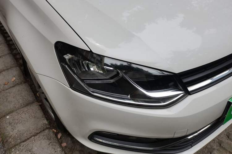 Used Volkswagen Polo 2016 1.6L Automatic Comfort Model Right Front Headlight