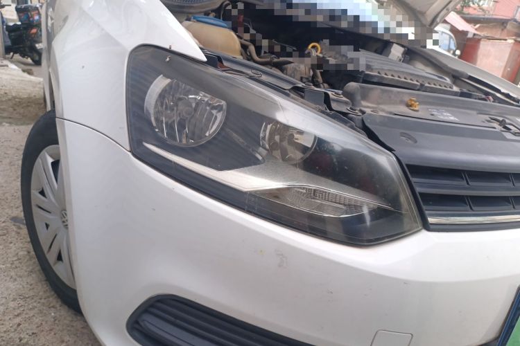 Used Volkswagen Polo 2016 1.4L Automatic Trendy Model Right Front Headlight