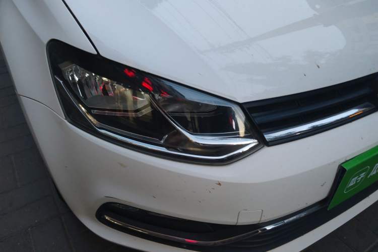Used Volkswagen Polo 2016 1.6L Automatic Comfort Model Right Front Headlight