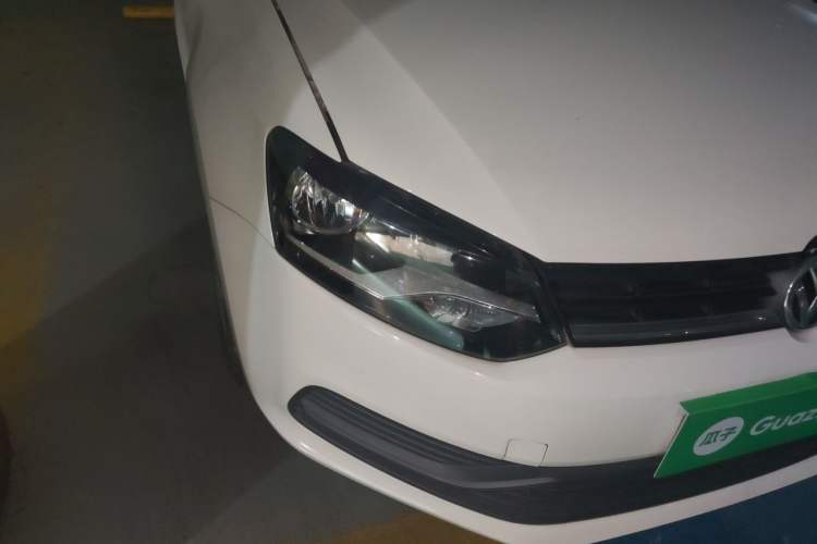 Used Volkswagen Polo 2016 1.4L Manual Fashion Model Right Front Headlight