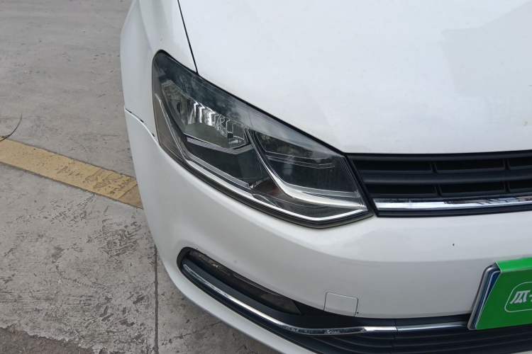 Used Volkswagen Polo 2016 1.6L Automatic Comfort Model Right Front Headlight