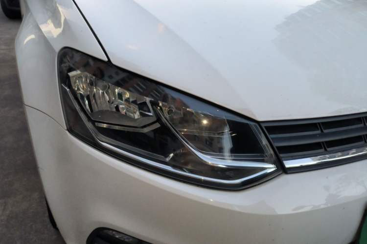 Used Volkswagen Polo 2016 1.6L Automatic Comfort Model Right Front Headlight