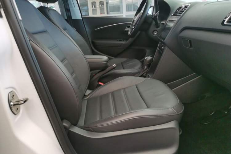 Used Volkswagen Polo 2016 1.6L Automatic Luxury Model Right Front Seat