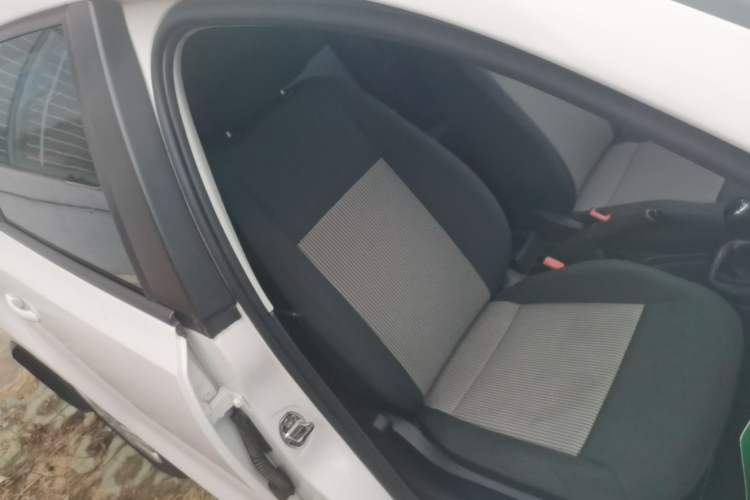 Used Volkswagen Polo 2016 1.4L Manual Fashion Model Right Front Seat