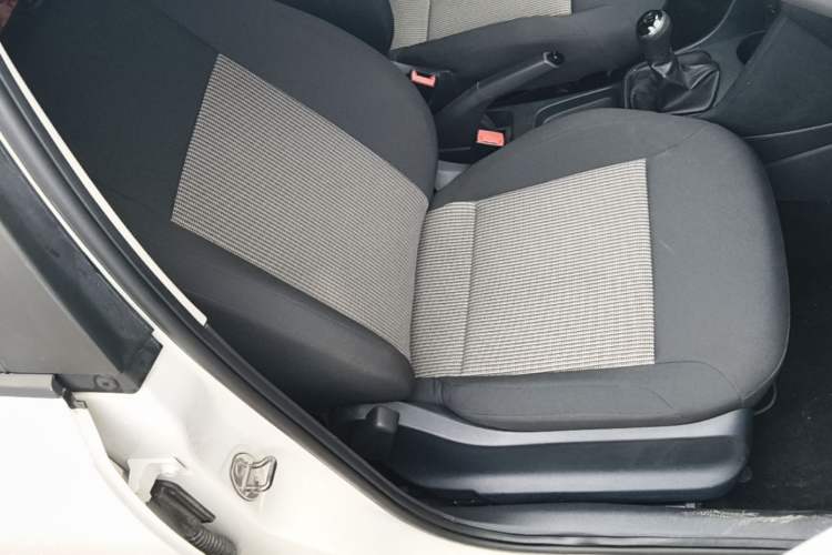 Used Volkswagen Polo 2016 1.4L Manual Fashion Model Right Front Seat