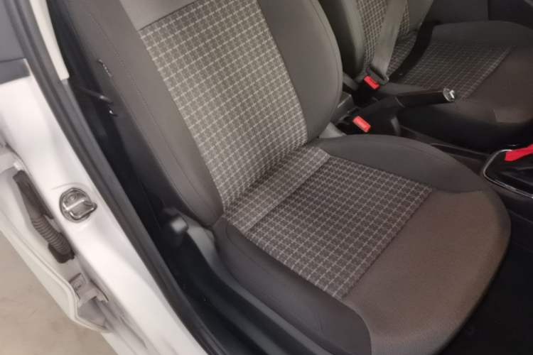 Used Volkswagen Polo 2016 1.6L Automatic Comfort Model Right Front Seat