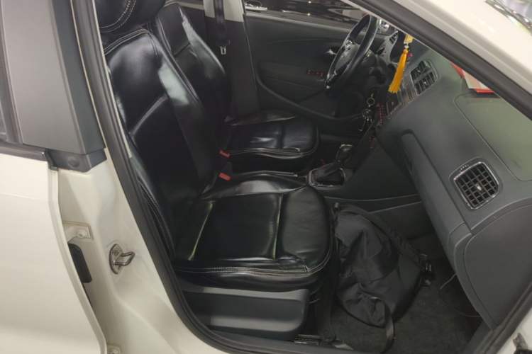 Used Volkswagen Polo 2016 1.6L Automatic Comfort Model Right Front Seat
