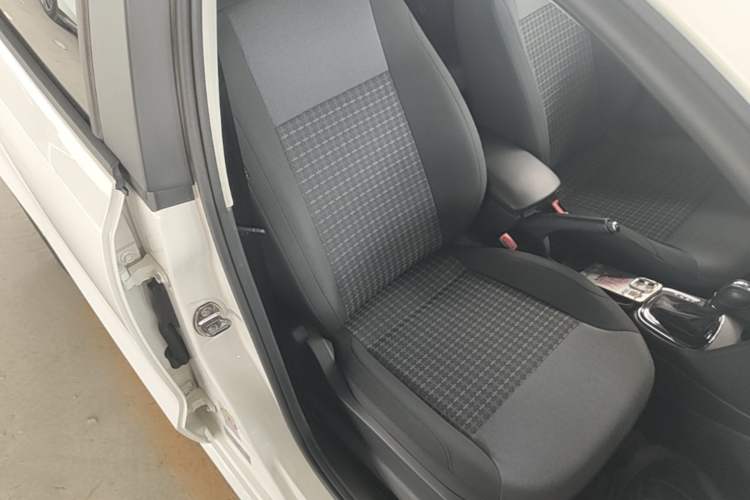Used Volkswagen Polo 2016 1.6L Automatic Comfort Model Right Front Seat