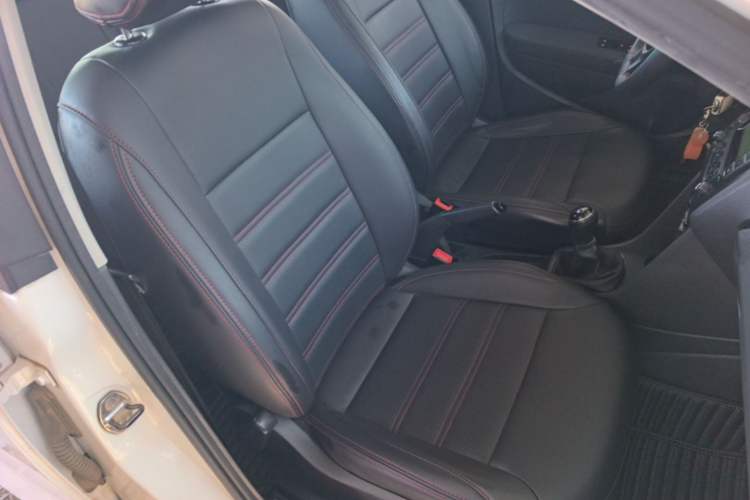 Used Volkswagen Polo 2016 1.4L Manual Fashion Model Right Front Seat