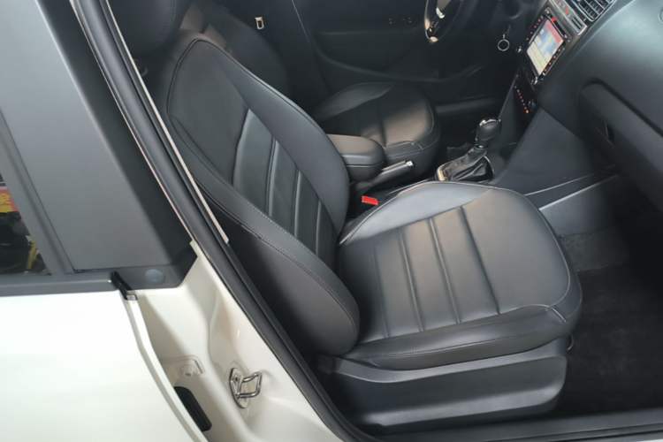 Used Volkswagen Polo 2016 1.6L Automatic Luxury Model Right Front Seat