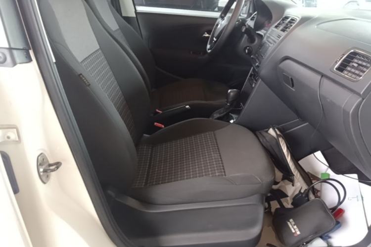 Used Volkswagen Polo 2016 1.6L Automatic Comfort Model Right Front Seat