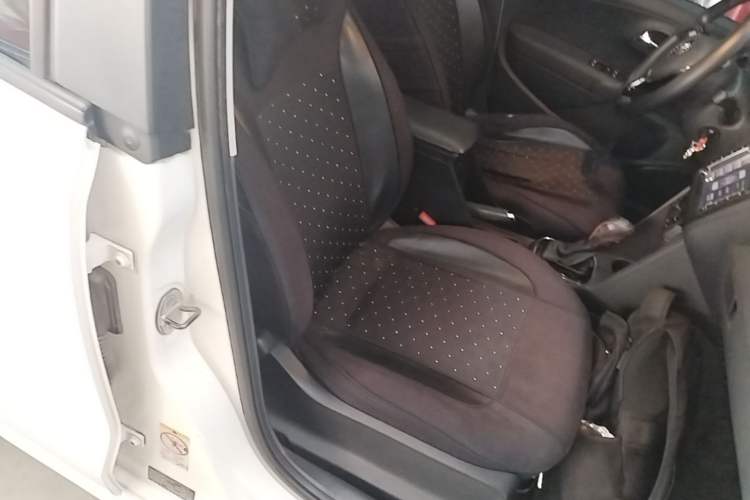 Used Volkswagen Polo 2016 1.6L Automatic Comfort Model Right Front Seat