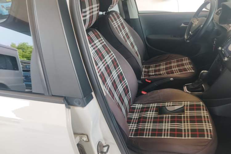 Used Volkswagen Polo 2016 1.6L Automatic Comfort Model Right Front Seat