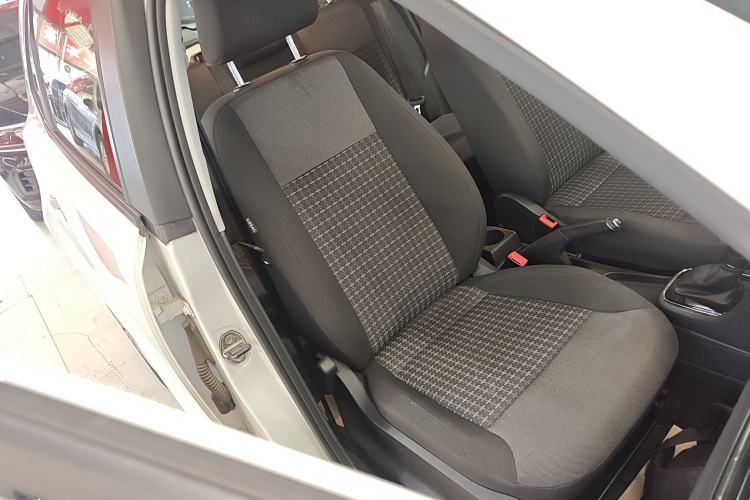 Used Volkswagen Polo 2016 1.6L Automatic Comfort Model Right Front Seat