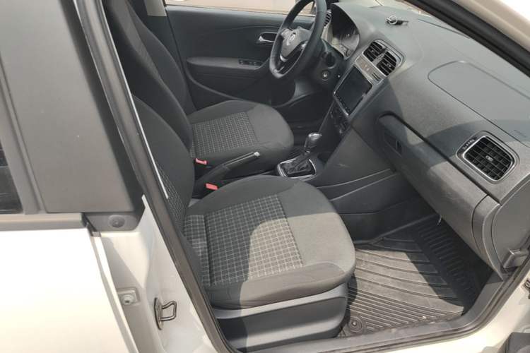 Used Volkswagen Polo 2016 1.6L Automatic Comfort Model Right Front Seat