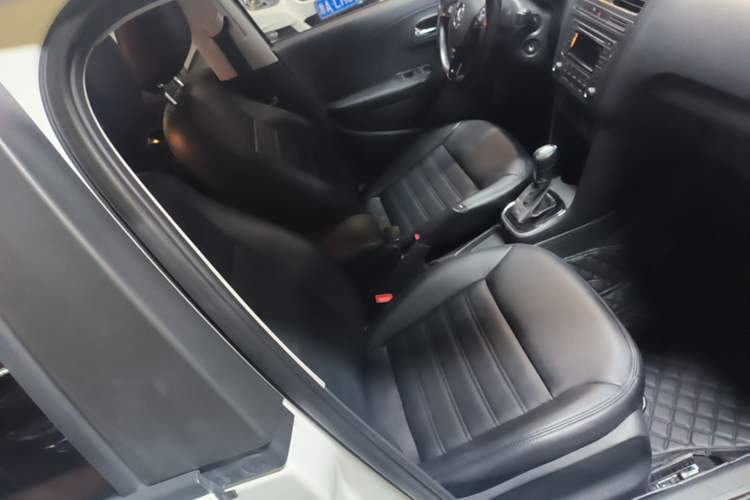 Used Volkswagen Polo 2016 1.6L Automatic Comfort Model Right Front Seat