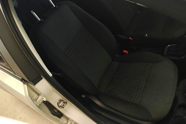 Used Volkswagen Polo 2016 1.6L Automatic Comfort Model Right Front Seat