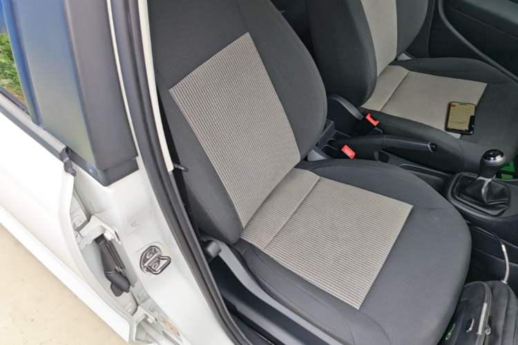 Used Volkswagen Polo 2016 1.4L Manual Fashion Model Right Front Seat