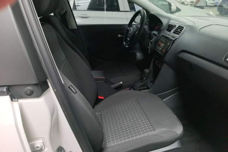 Used Volkswagen Polo 2016 1.6L Automatic Comfort Model Right Front Seat