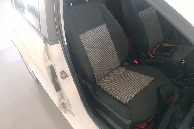 Used Volkswagen Polo 2016 1.4L Manual Fashion Model Right Front Seat
