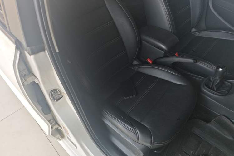 Used Volkswagen Polo 2016 1.4L Manual Fashion Model Right Front Seat