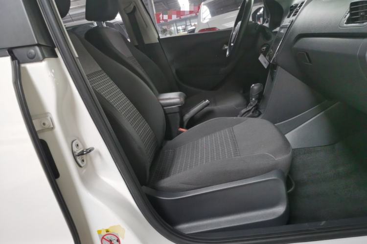Used Volkswagen Polo 2016 1.6L Automatic Comfort Model Right Front Seat
