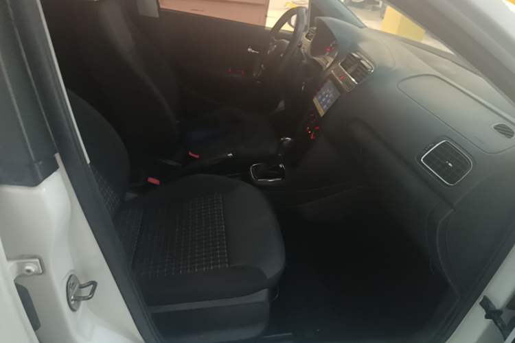 Used Volkswagen Polo 2016 1.6L Automatic Comfort Model Right Front Seat