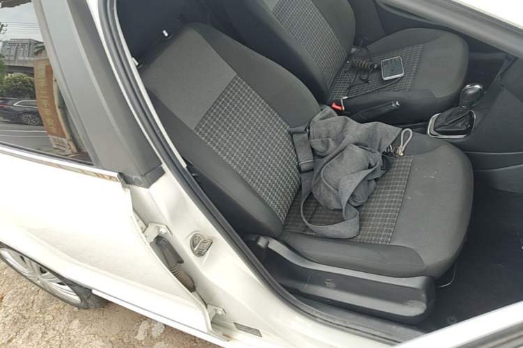 Used Volkswagen Polo 2016 1.6L Automatic Comfort Model Right Front Seat